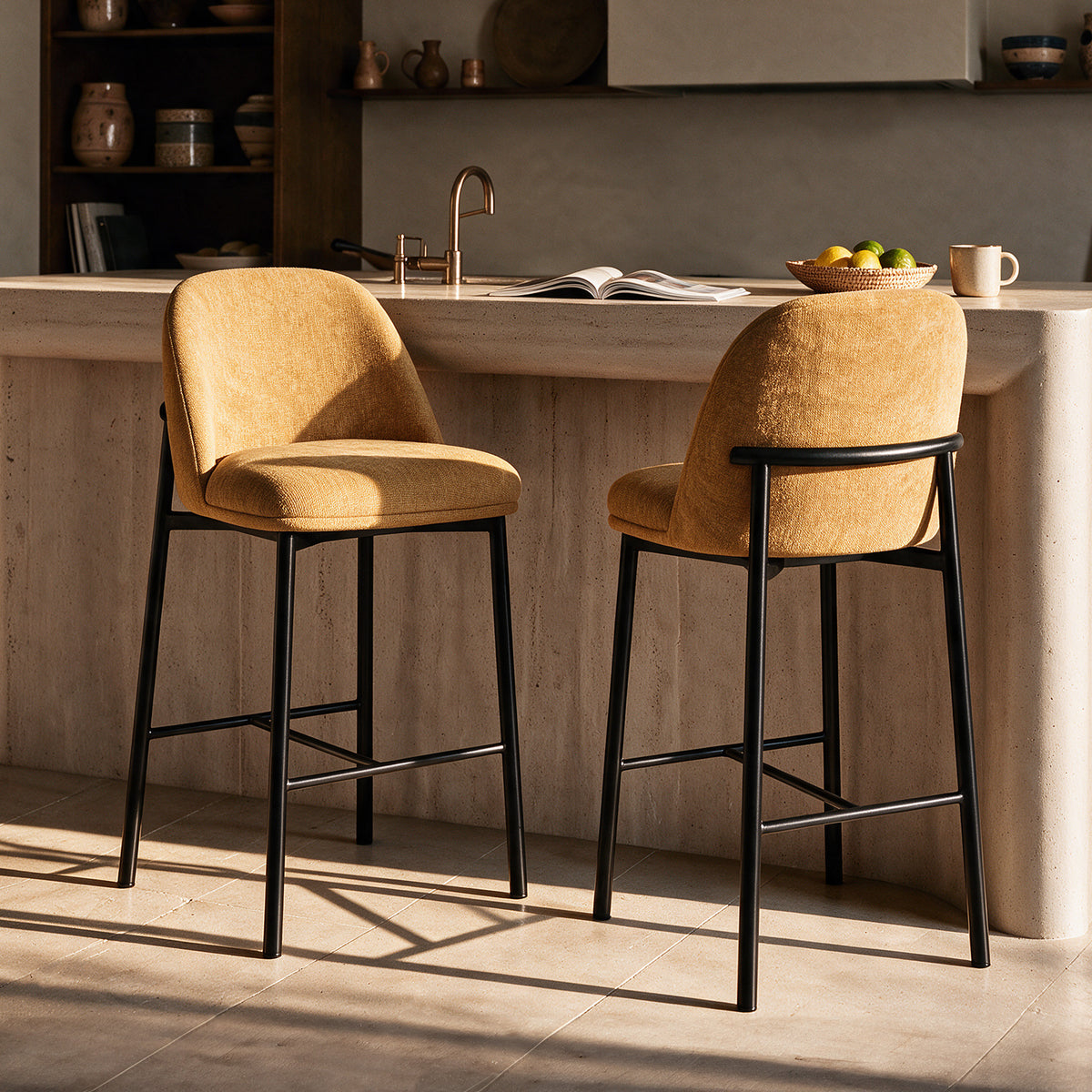 2 chaises de bar jaune moutarde velours Noah 67 cm – Maison Pavane