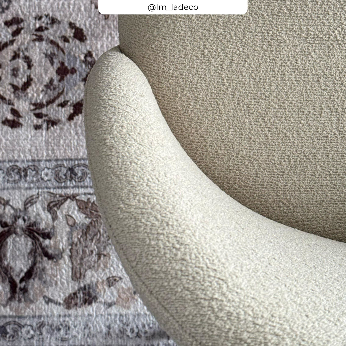 2 chaises en tissu boucle beige karl