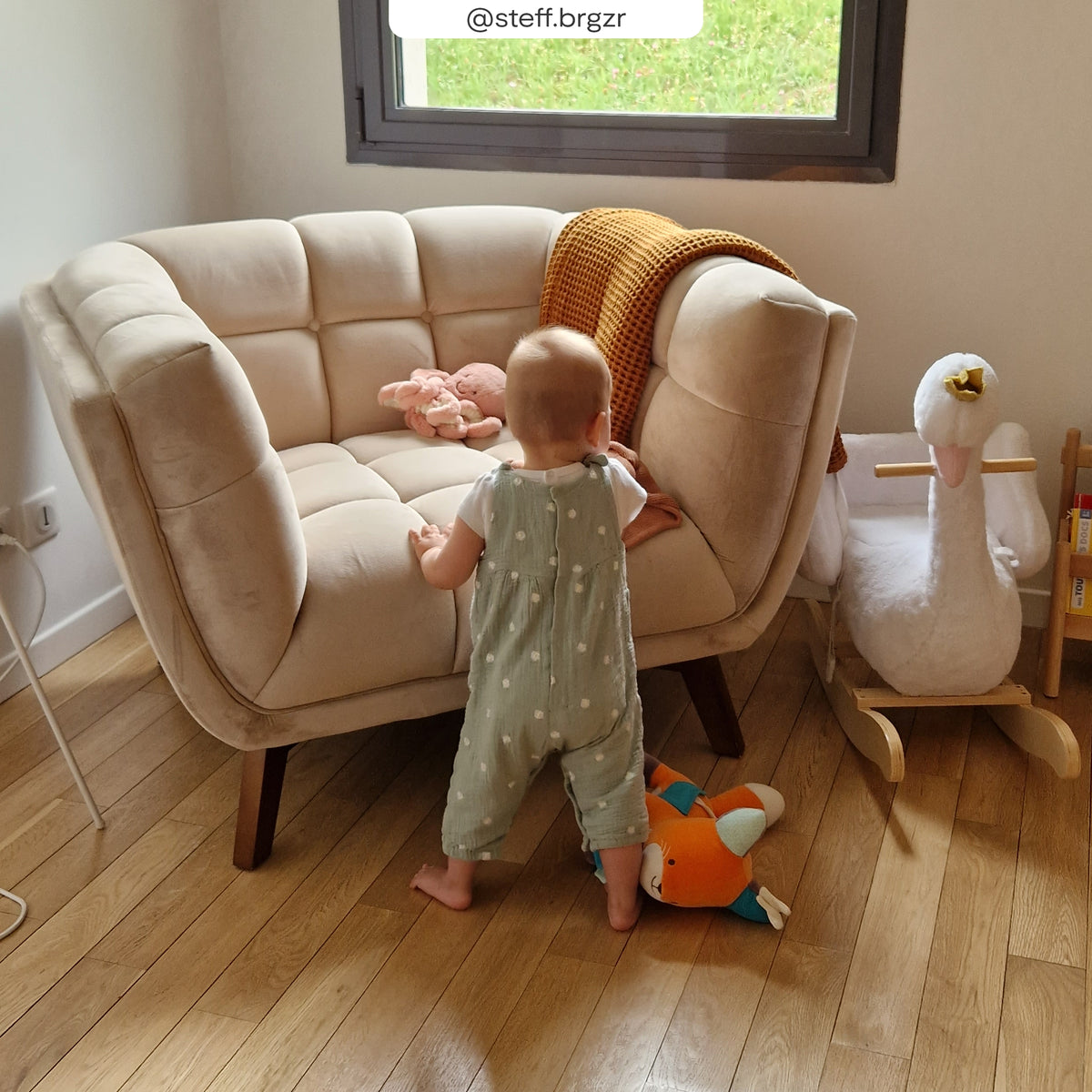 acheter fauteuil en velours beige confortable