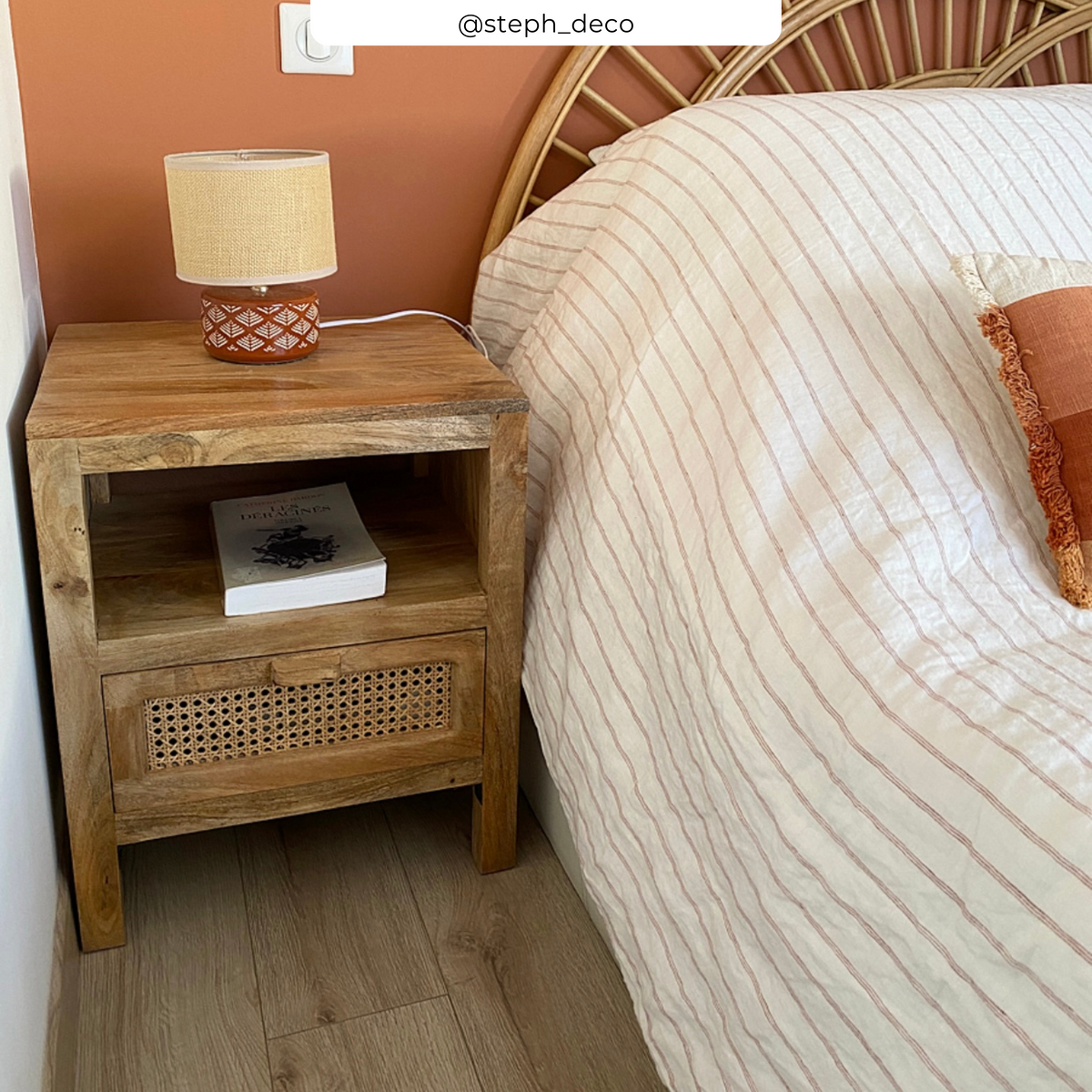 acheter table de chevet tiki cannage ugc