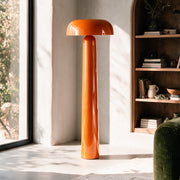 Ambiance lampadaire orange en métal – Maison Pavane