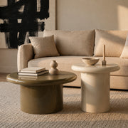 Ambiance salon 2 tables basses Apoline kaki et blanche laquées – Maison Pavane