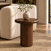 Ambiance table d'appoint marron foncé ronde – Maison Pavane