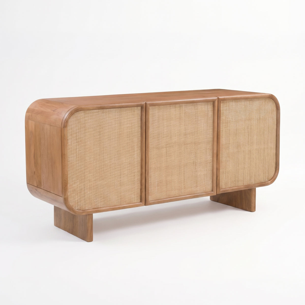 Buffet Ezio en bois de manguier et cannage, vue de trois quarts - Maison Pavane