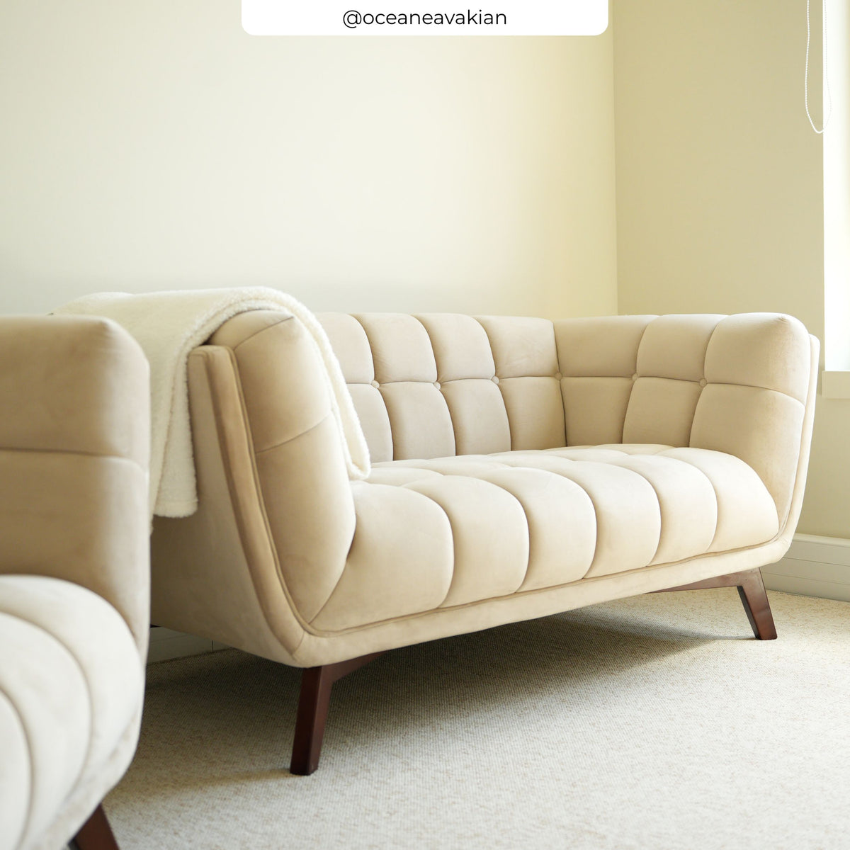 Canapé Mona 2 places en velours beige