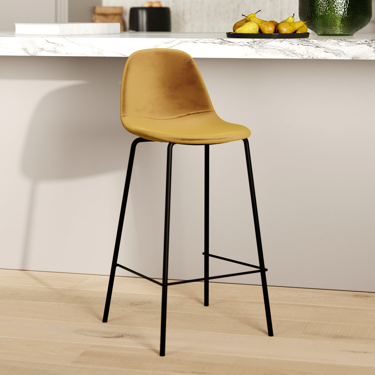 chaise de bar velours jaune chaise ilot central 65 cm henrik rdv deco