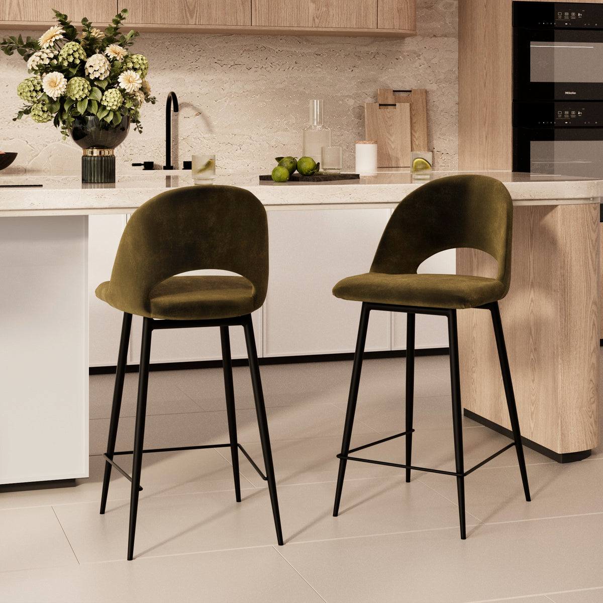chaise de bar velours vert mi hauteur peneloppe jaune vert