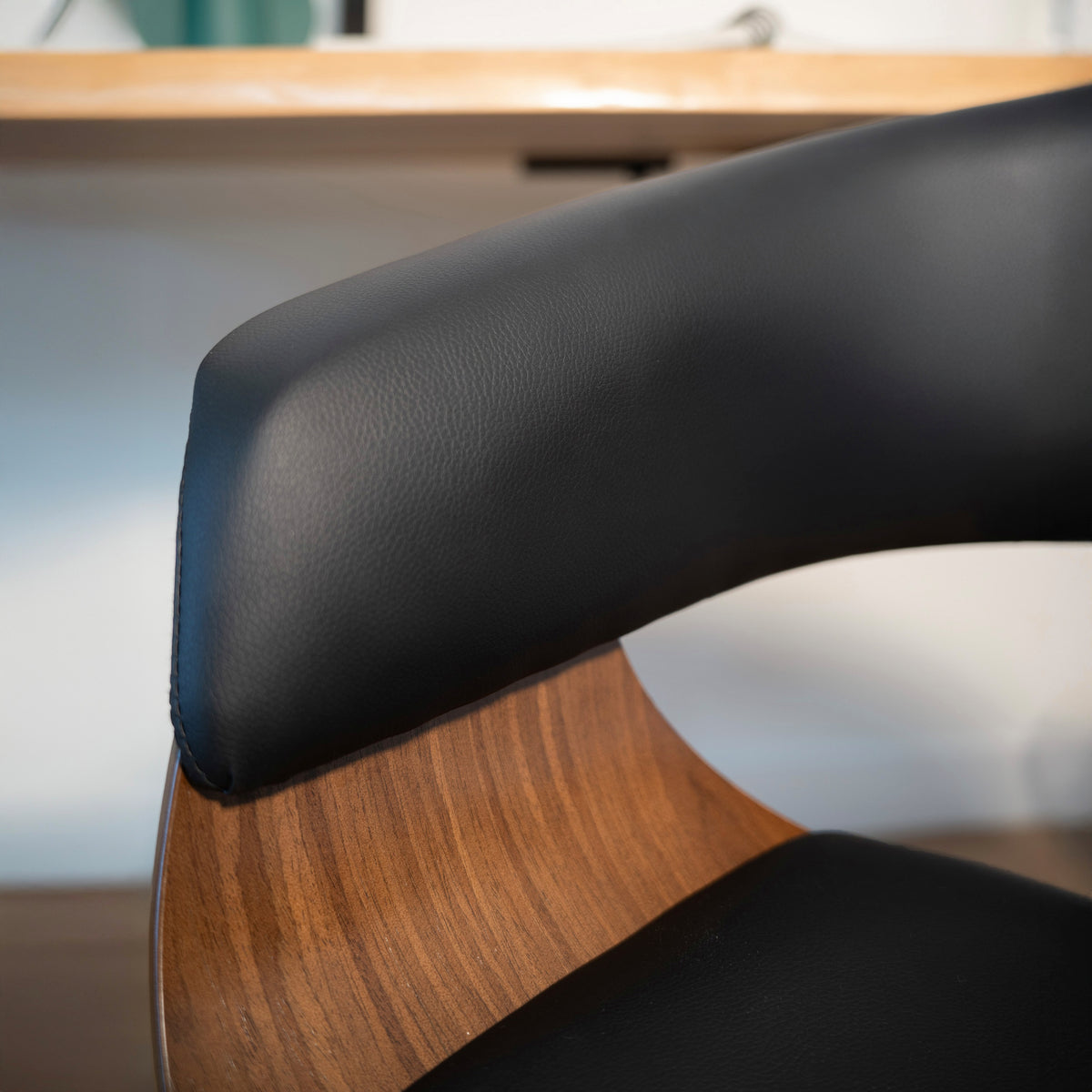 sedia da ufficio Basile in pelle nera legno scuro