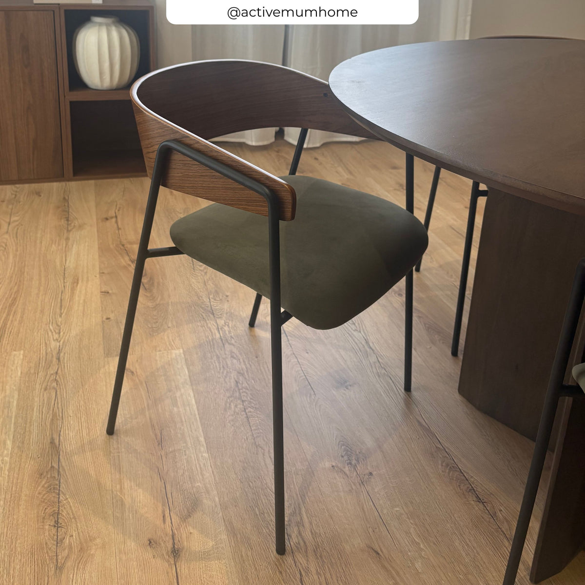 Chaise en velours vert bois foncé Esmee – Maison Pavane
