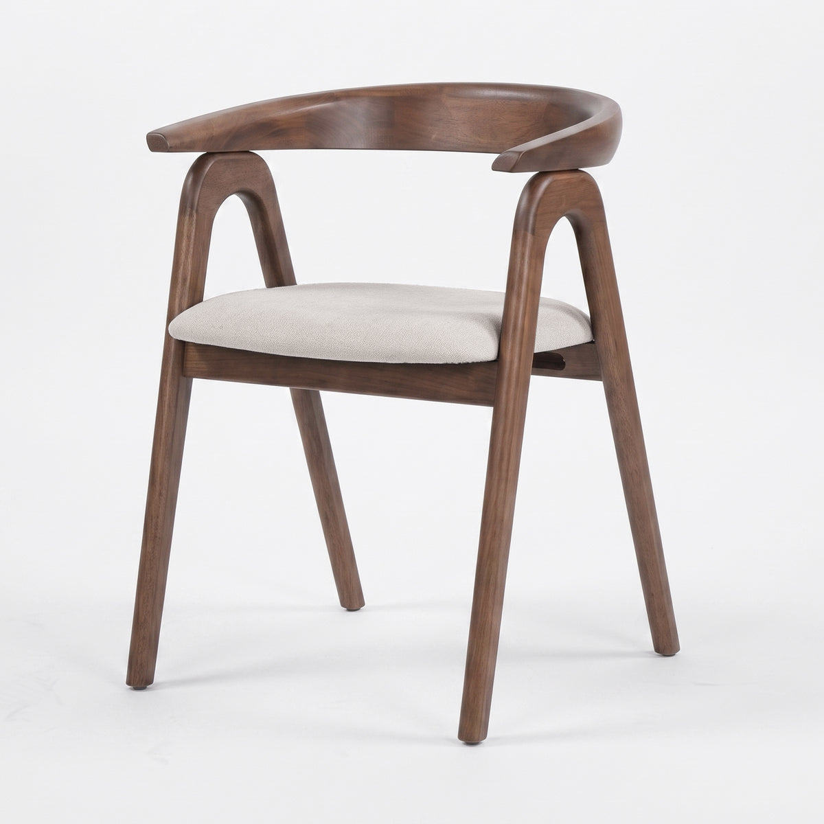Chaise Hawa en bois marron, assise beige, vue de trois-quarts droite - Maison Pavane