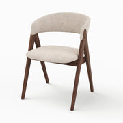 Chaise Isis en bois foncé et tissu beige foncé, vue trois-quarts - Maison Pavane