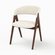 Chaise Isis en bois foncé et tissu beige, vue trois-quarts - Maison Pavane