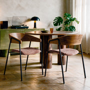 Chaise léopard bordeaux et dossier bois Esmee table 3 pieds – Maison Pavane