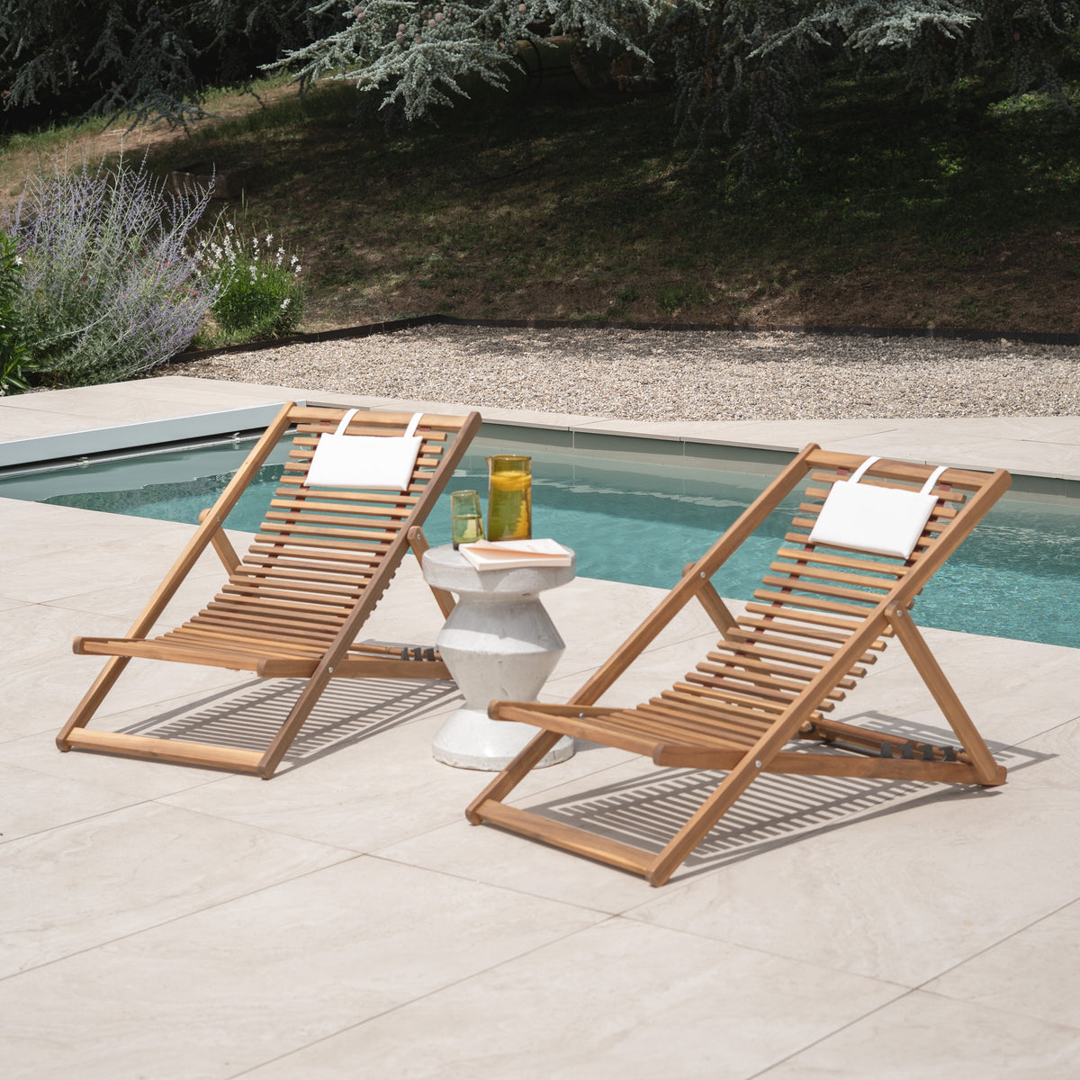 Chilienne en bois tissu blanc piscine – Maison Pavane