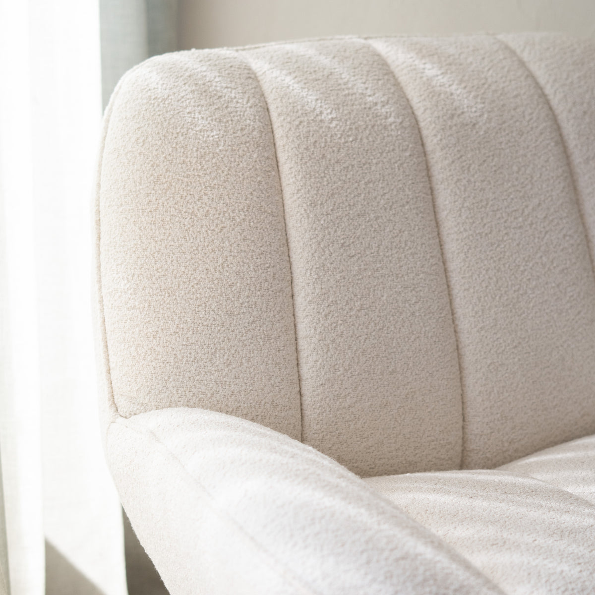Dossier fauteuil en tissu texturé blanc – Maison Pavane