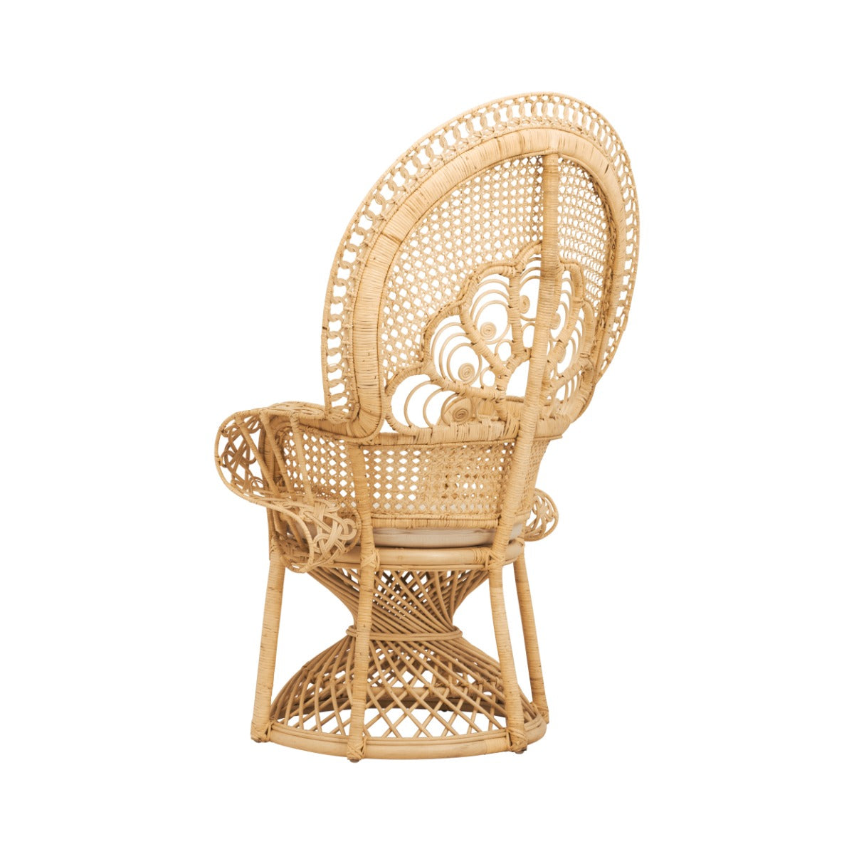 fauteuil enrotin naturel et coussin blanc eloa