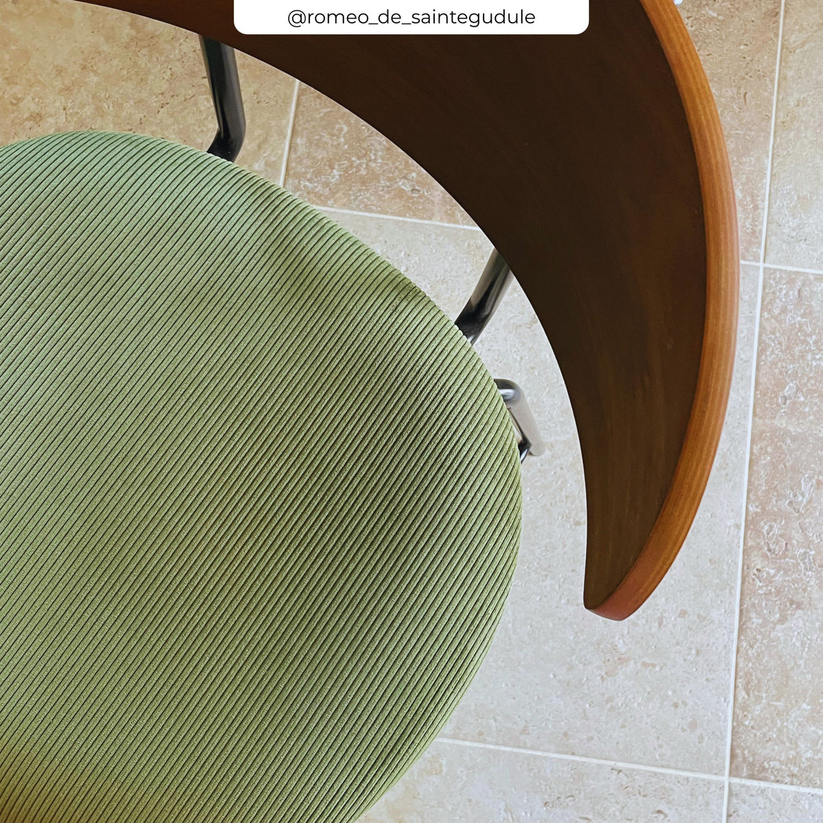 Chaise pour îlot central Jade en velours côtelé vert kaki 64.5 cm (lot de 2)