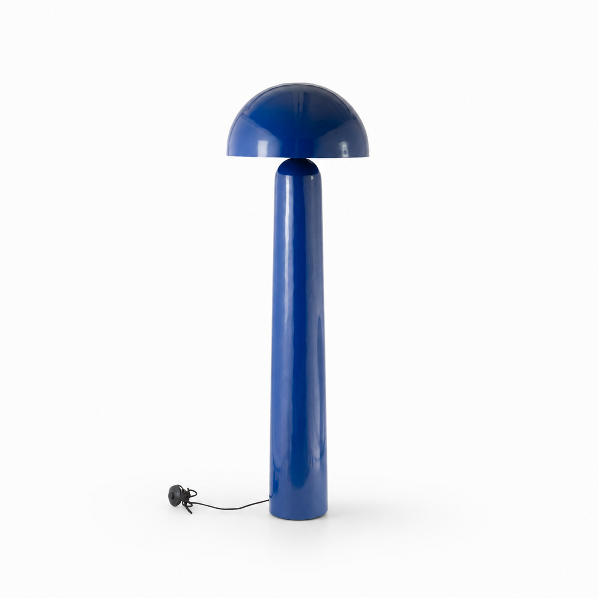 Lampadaire Clara en métal bleu foncé, abat-jour dôme sur colonne cylindrique - Maison Pavane