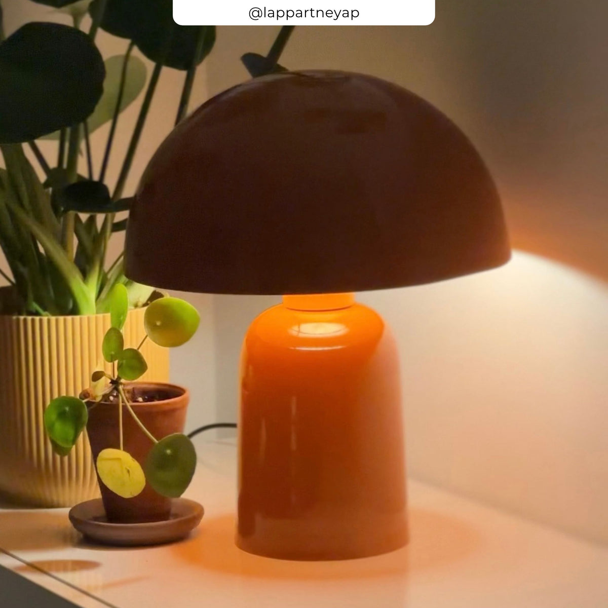 lampada arancione lucida fungo clara metallo
