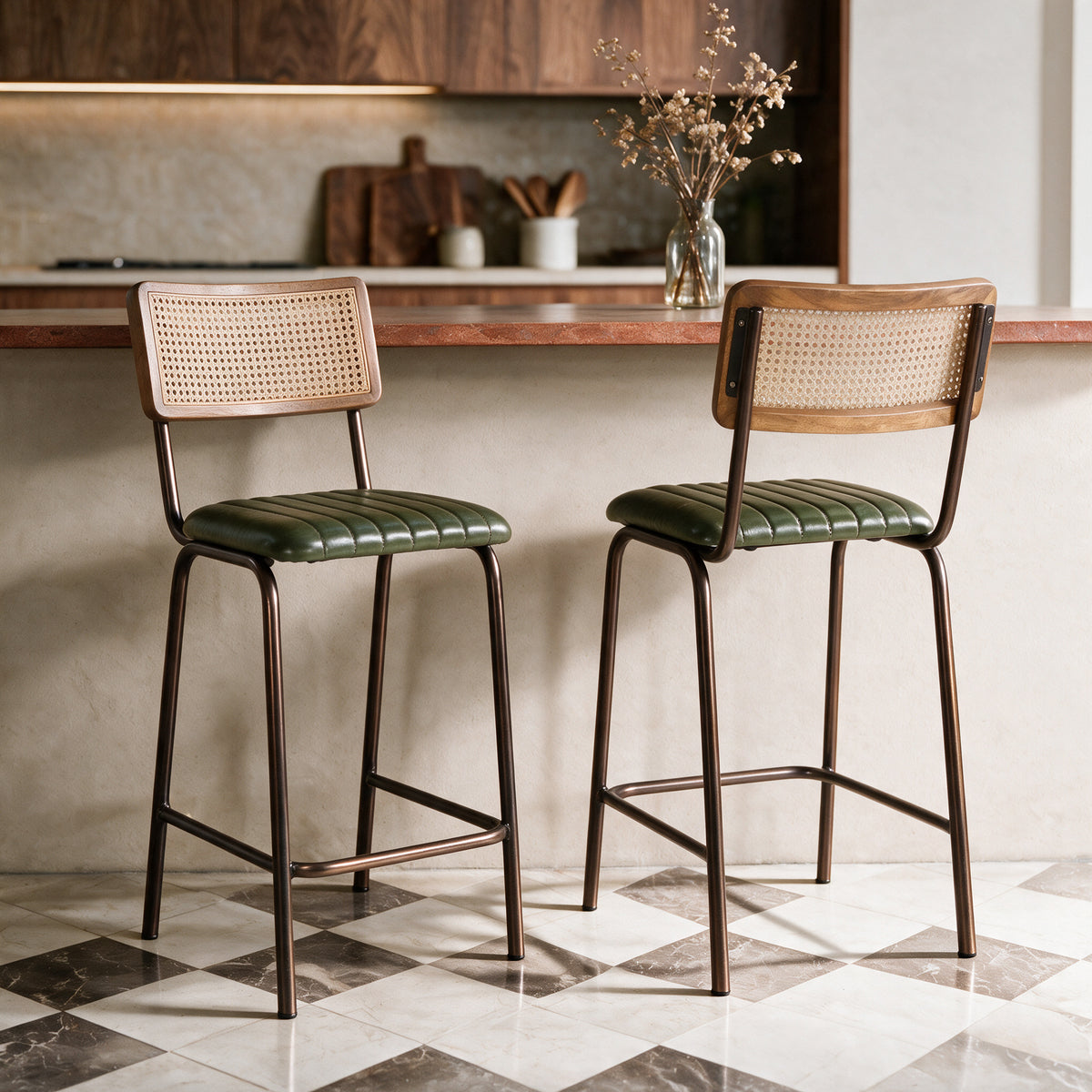 Lot de 2 chaises en cuir vert dossier cannage Arsene – Maison Pavane