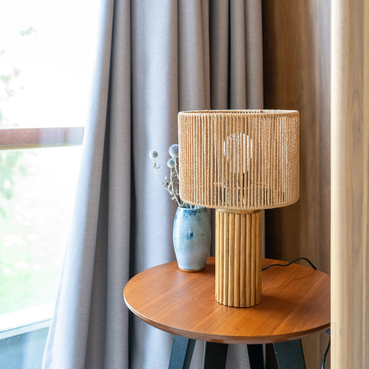 mira lampe a poser beton raphia ambiance