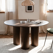Table noyer placage 3 pieds Aya – Maison Pavane