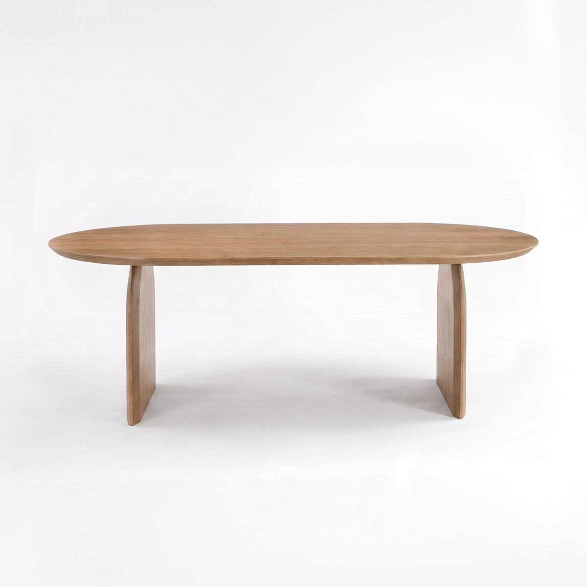 Table ovale Alix en bois de manguier massif marron clair, vue de face - Maison Pavane