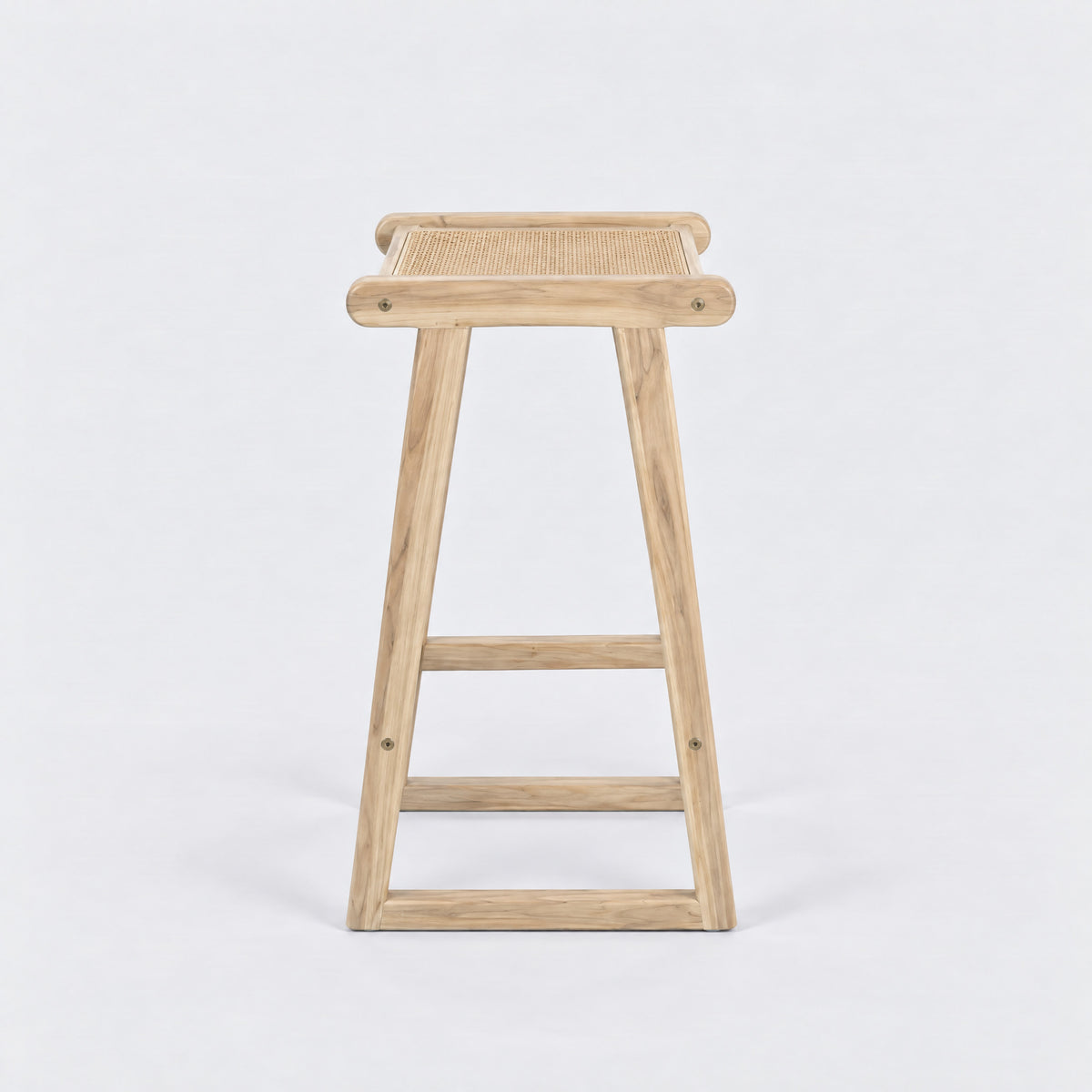 Taburete de bar de teca y ratán natural Haida 66 cm