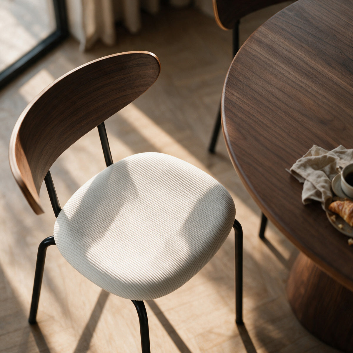 Vue du dessus assise en velours blanc – Maison Pavane