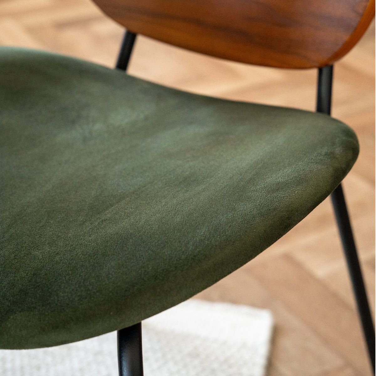 Zoom assise velours kaki – Maison Pavane