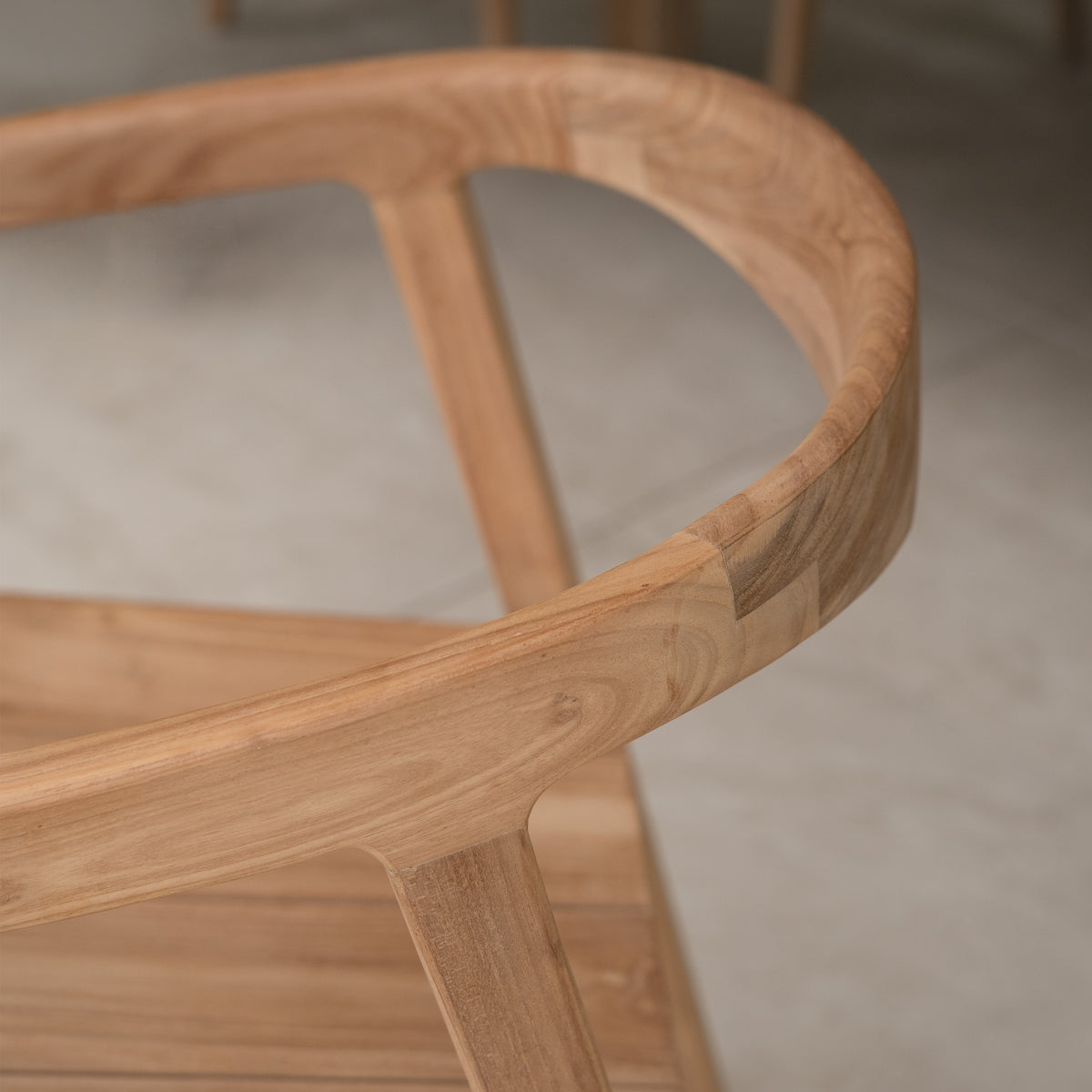 Zoom chaise de jardin en bois de teck Kora – Maison Pavane