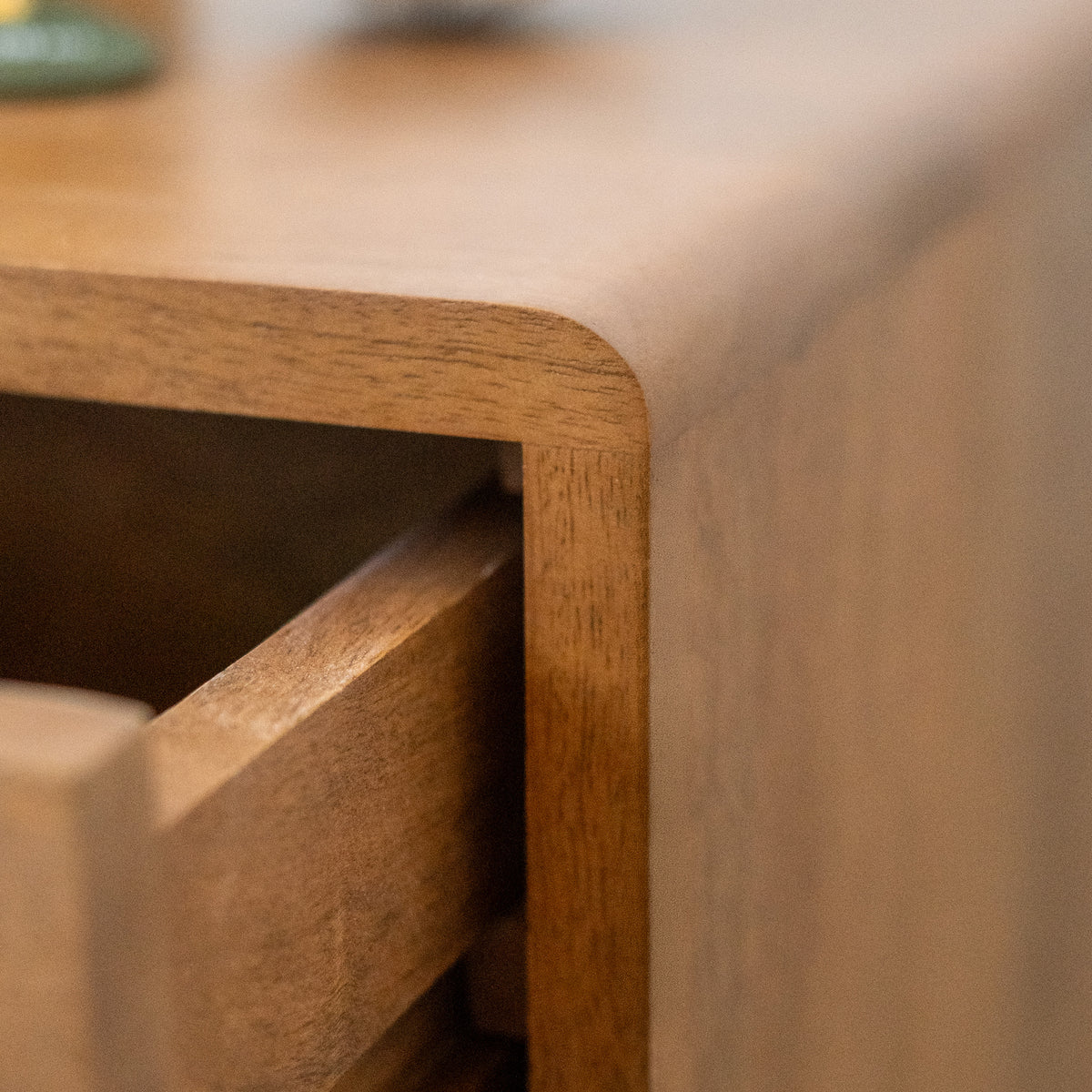 Zoom côté du tiroir en bois – Maison Pavane