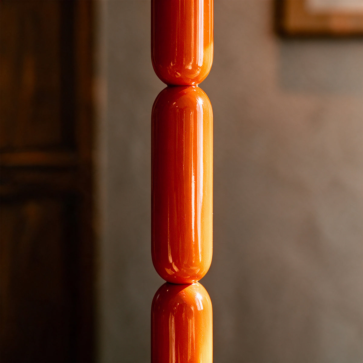 Zoom socle lampadaire Romy orange glossy – Maison Pavane